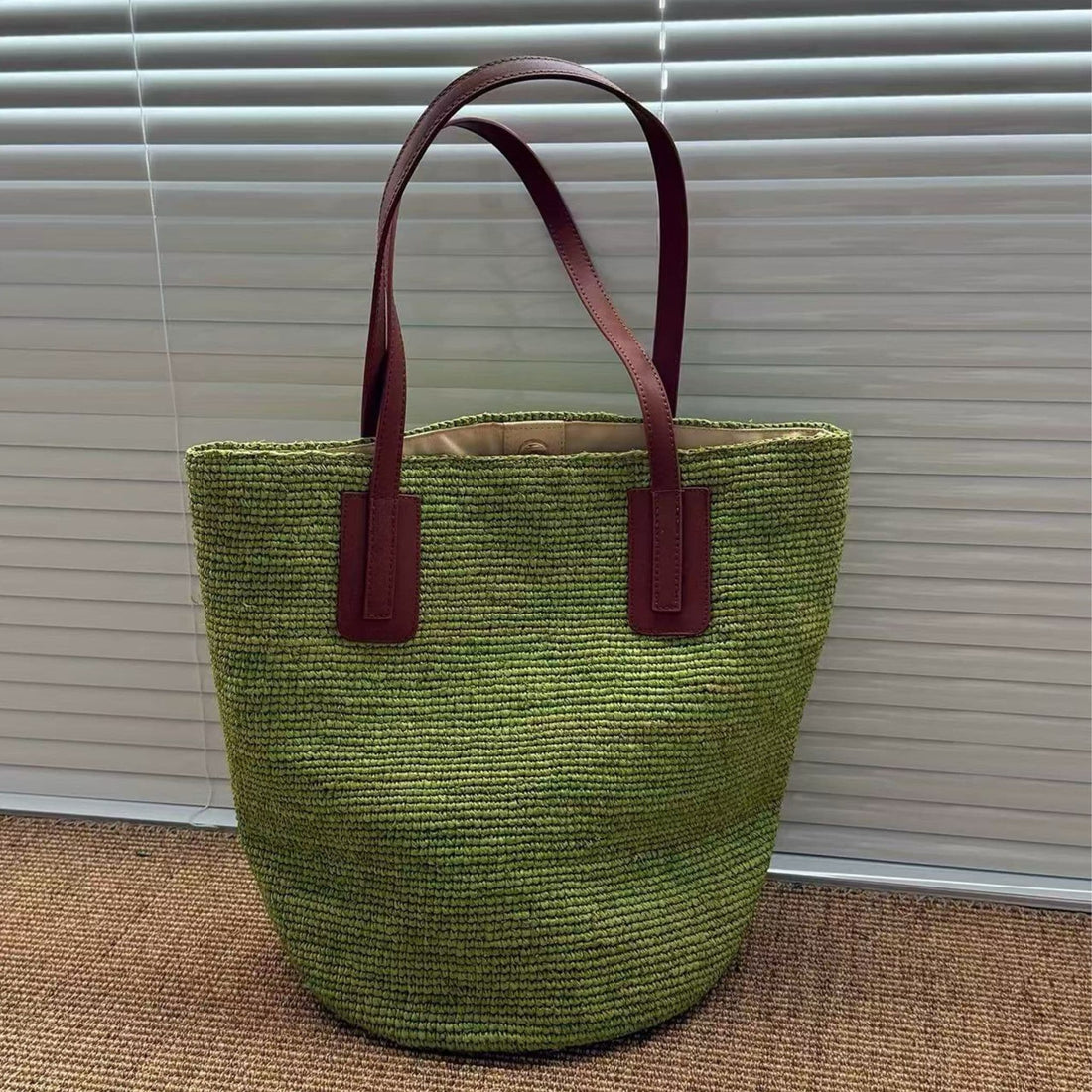 Lined vs. Unlined Raffia Bags: Does the Lining Really Matter?