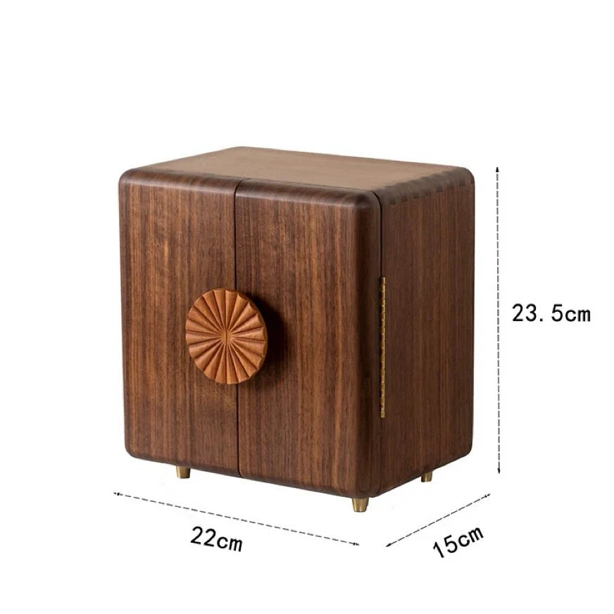 Solaris jewelry box dimensions: 22 cm wide, 15 cm deep and 23.5 cm high
